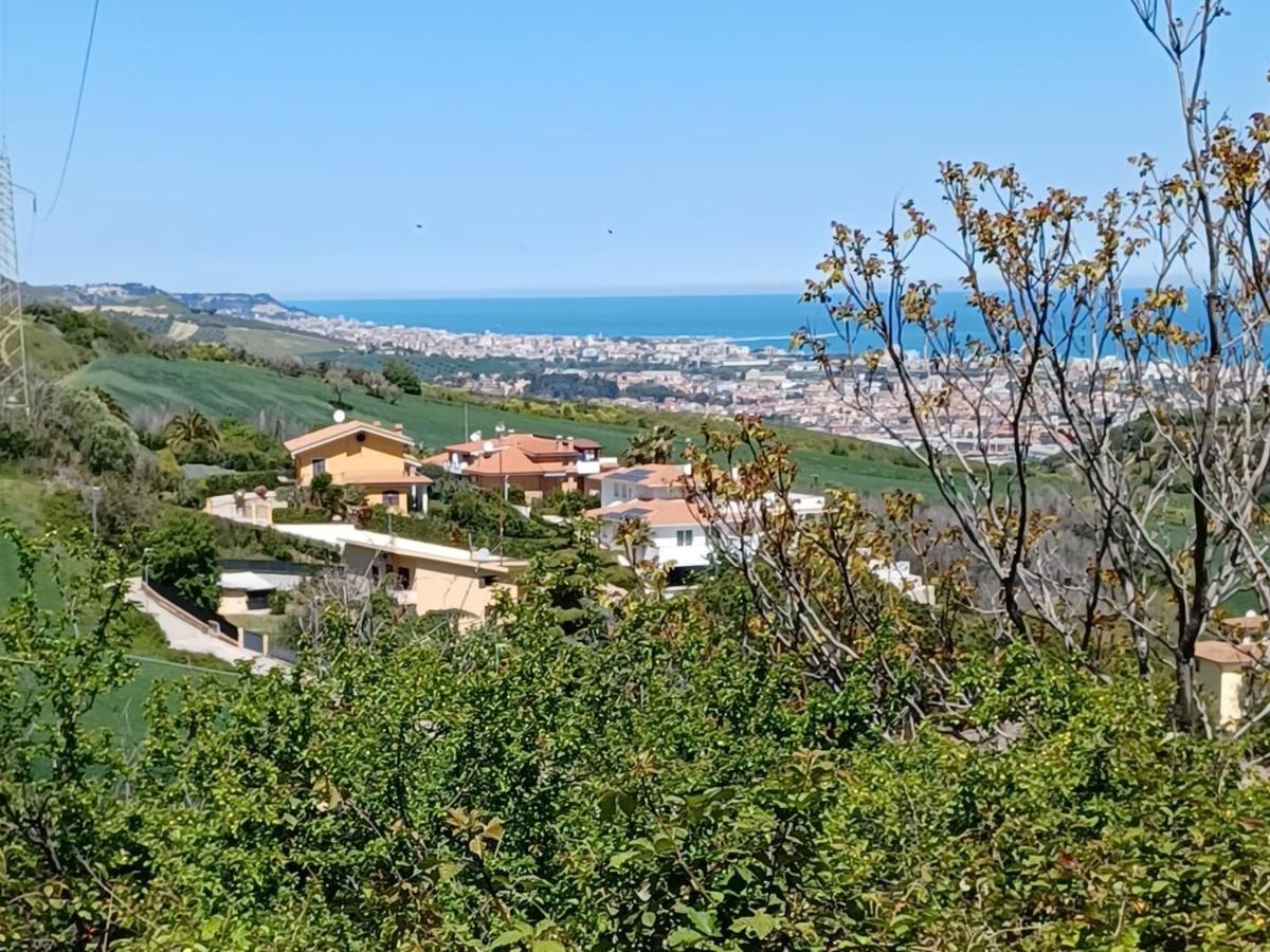 B&B Verena, Casa Ferrari Colonnella Bagian luar foto